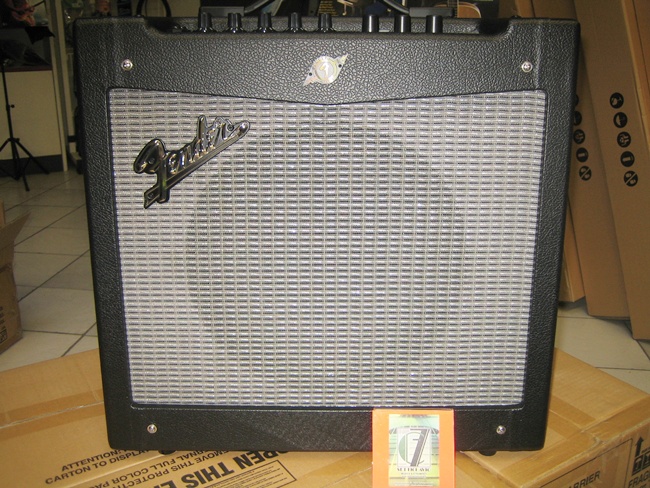 Fender Mustang II (v.2) - Clicca l'immagine per chiudere